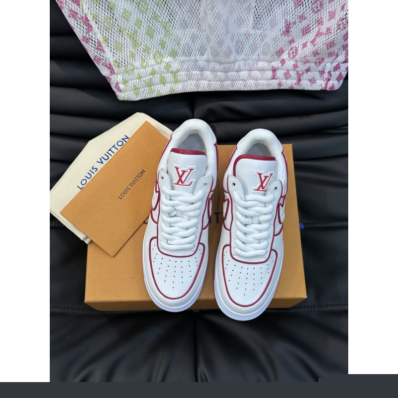 l**is V*t*n sneakers